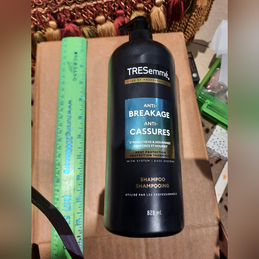 New TRESemme' Anti-Breakage Shampoo Strengthens Nourishes Heat Protection